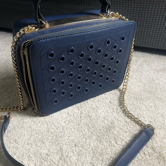 Sole Society Navy Blue Crossbody Bag with Gold Chain - Picture 5 of 5